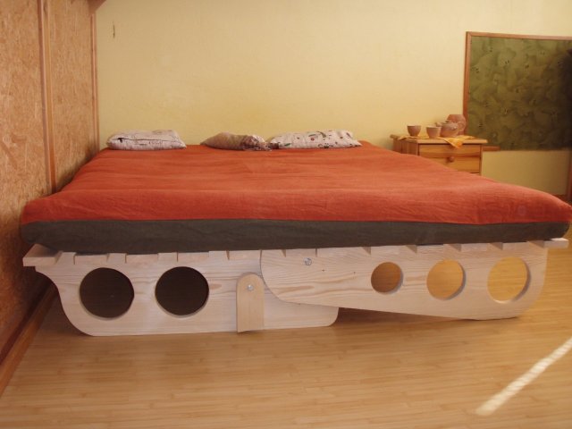 Polohovací postel – Futon_2