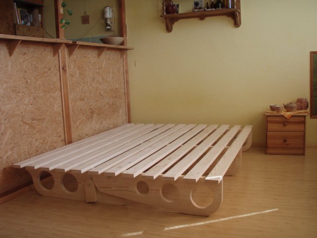 Polohovací postel – Futon_4